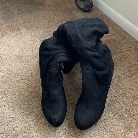 Shoes - Black Knee High Heeled Boots